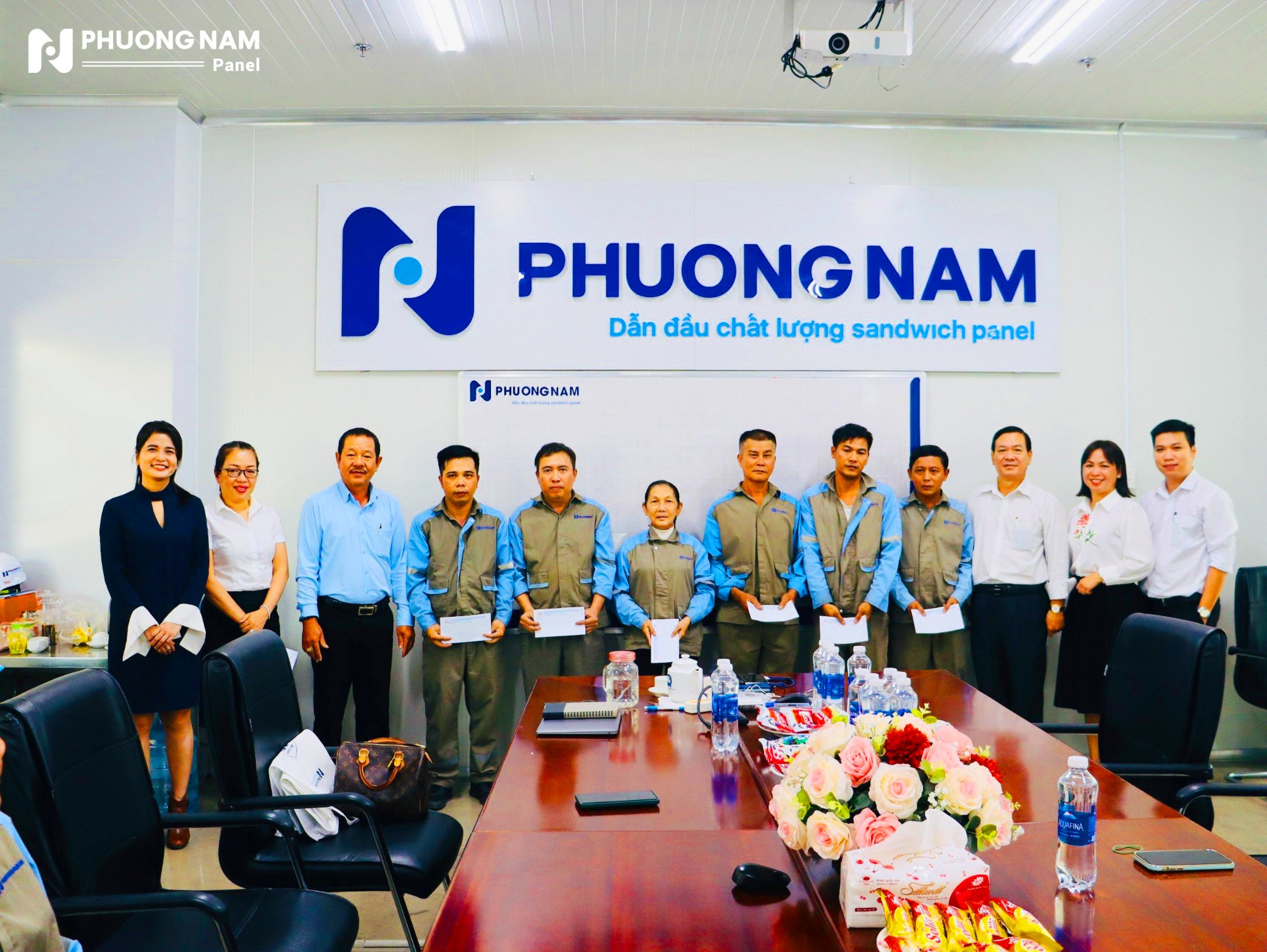 PNP | WELCOMING HBA DELEGATION - HO CHI MINH CITY INDUSTRIAL PARK BUSINESS ASSOCIATION HCM VISITS AND GIVES GIFTS TO PNP EMPLOYEES