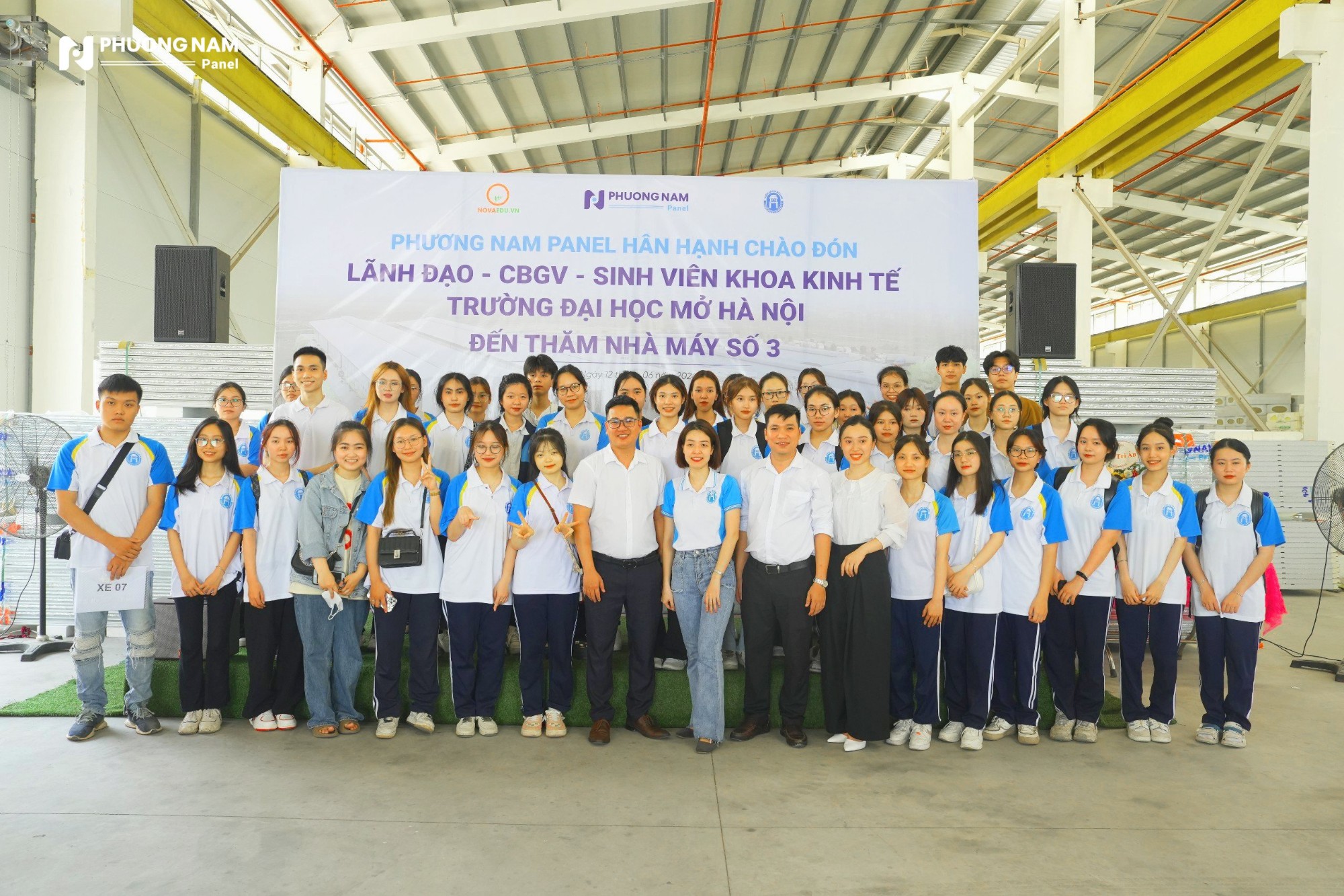 PNP | WELCOMING ECONOMICS STUDENTS FROM OPEN UNIVERSITY TO VISIT PHUONG NAM PANEL NORTHERN FACTORY IN HUNG YEN